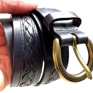 belt S TALBOTS navy leather braided engraved brass buckle classic preppy